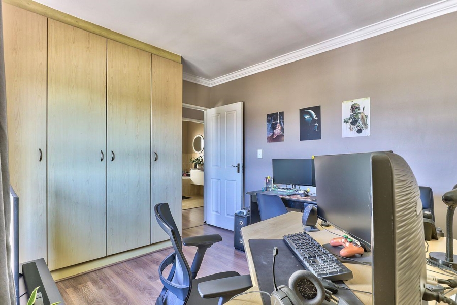 To Let 3 Bedroom Property for Rent in Royal Ascot Western Cape